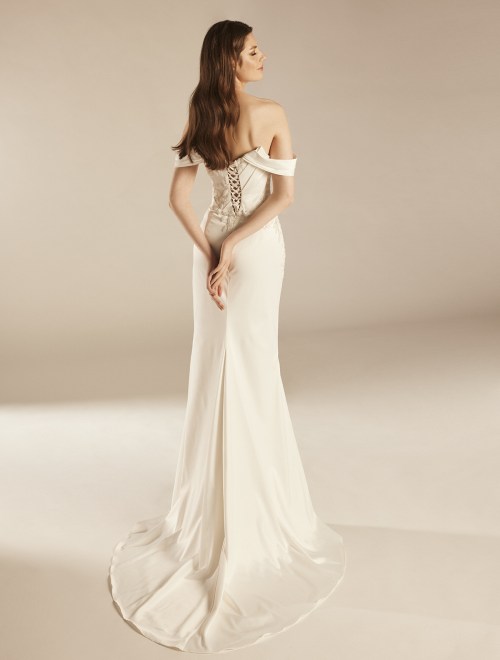 https://elisebride.ro/images/stories/virtuemart/product/KYLE 4.jpg